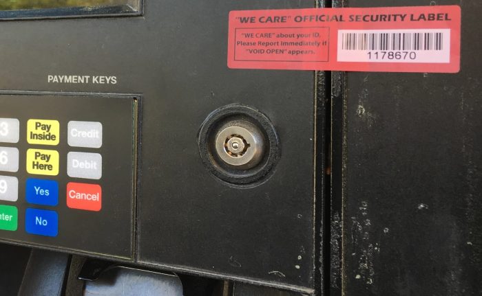 This is an example of a label to prove that this device does not have an overlay on it.